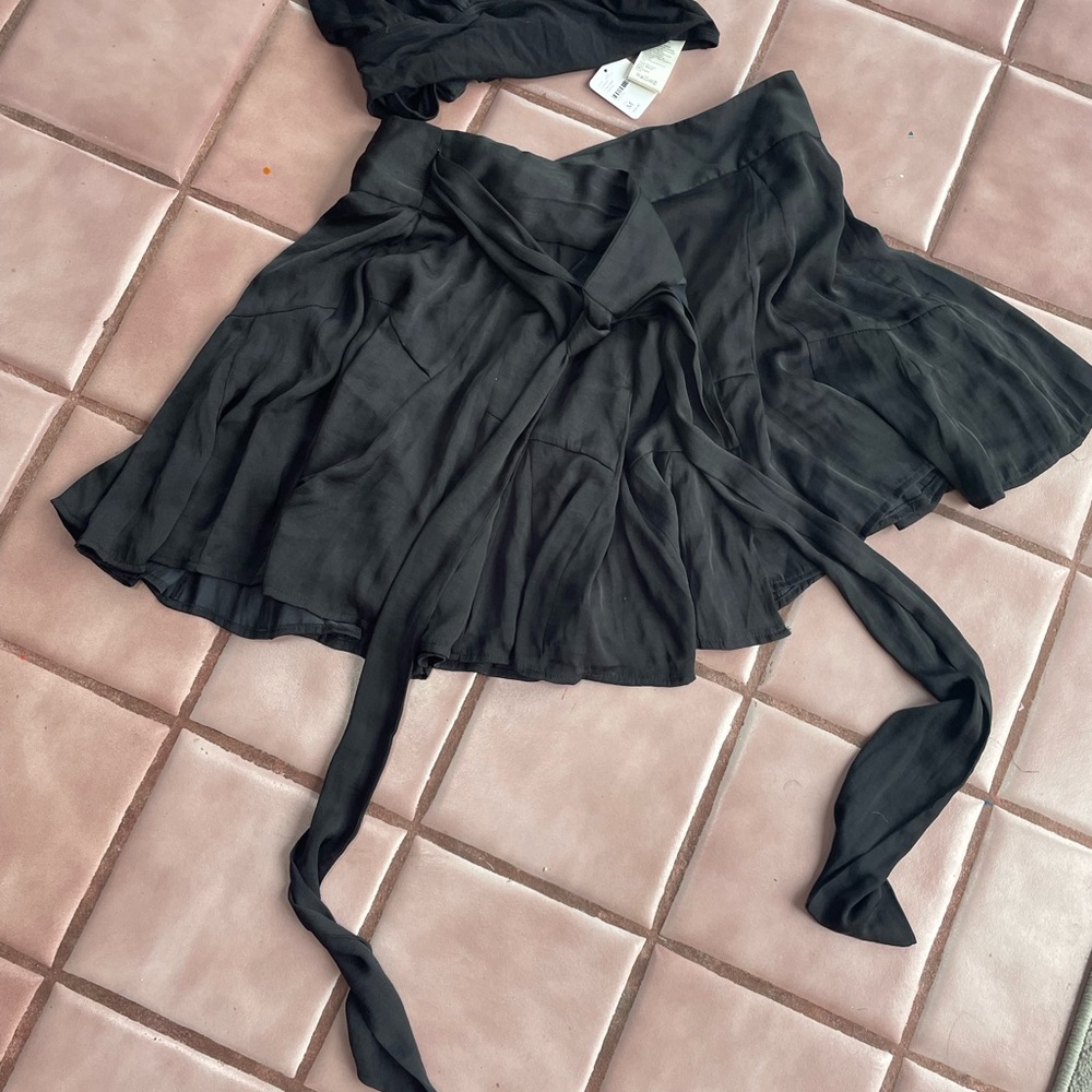 TRADED—Free people Zuri set size Medium NWT - Picture 6 of 15